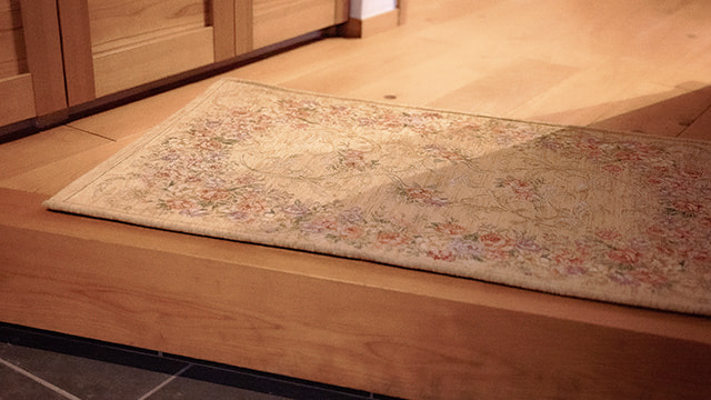 毛足が短く 掃除がしやすい 「繊細なゴブラン織ラグ」